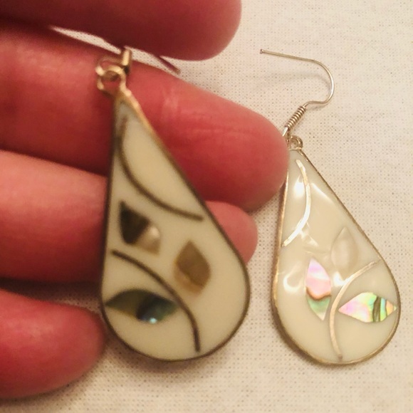Earrings, Pierced, Drop. Abalone White - Picture 2 of 4